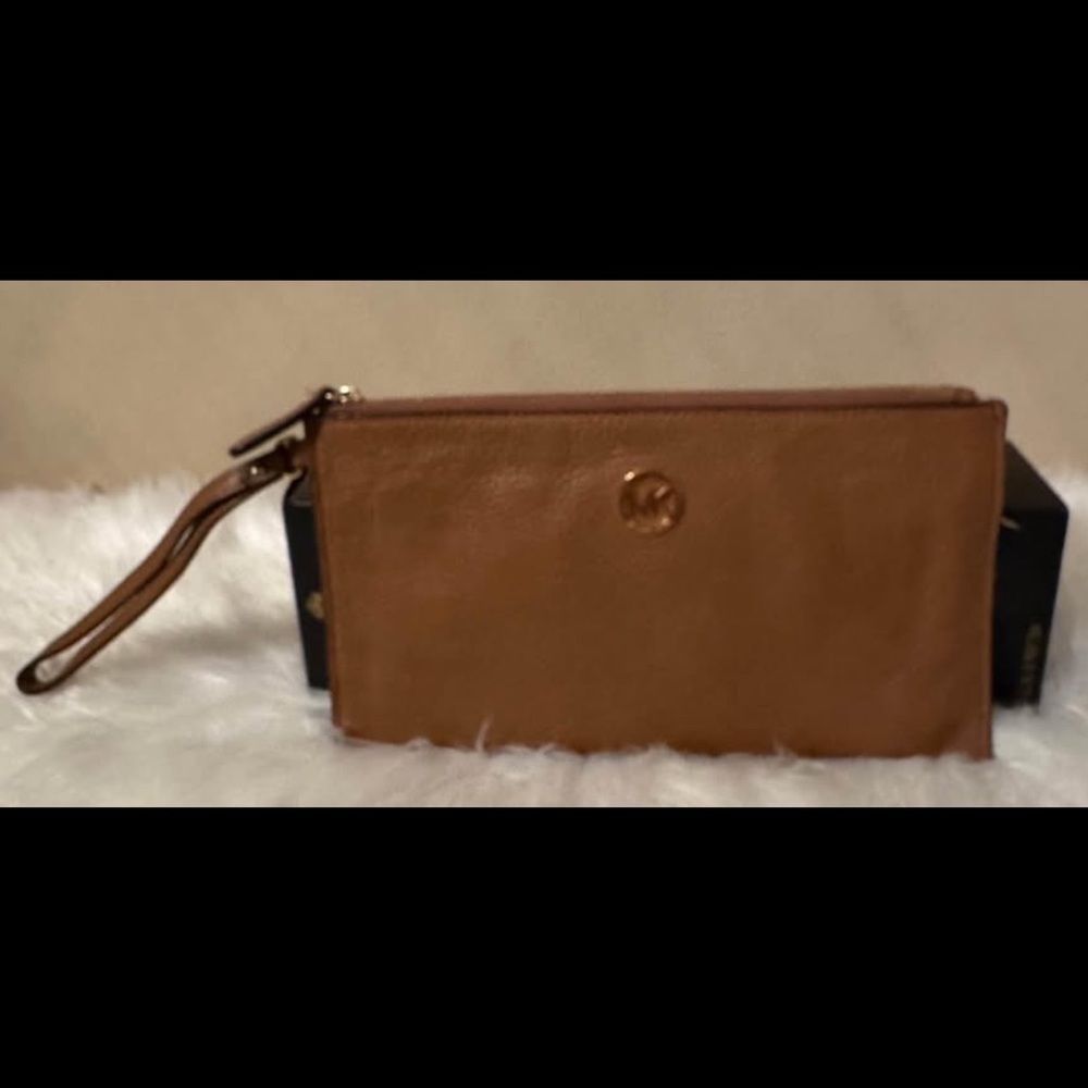 Michaels Kors Tan Wristlet